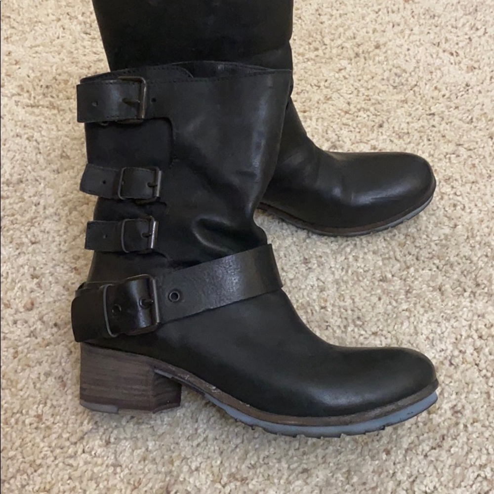 Boots - Picture 2 of 4